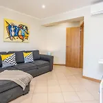 Karol Vaz 4 * פורטימאו